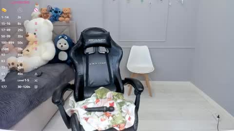 yunleah online show from 02-11-26, 04:39