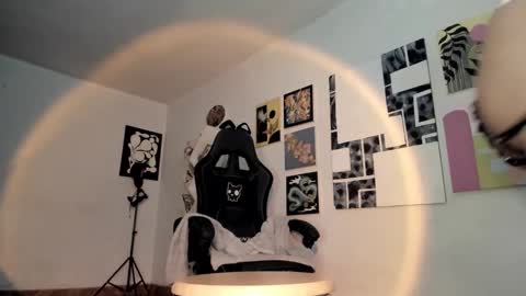 Snapshot of yury_sun chatting on 11-12-25, 08:52 paola online show from 11-12-25, 08:52