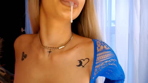 Snapshot of yuukenzi chatting on 12-28-24, 06:49 Maria online show from 12-28-24, 06:49