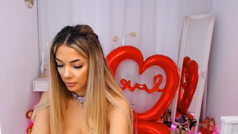 Snapshot of yuukenzi chatting on 02-12-25, 09:10 Maria online show from 02-12-25, 09:10