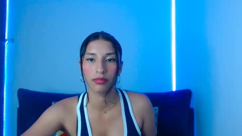 Snapshot of yuziidreams chatting on 11-19-25, 11:27 yuzii Im new to these pages so I hope you guys are kind to me. online show from 11-19-25, 11:27