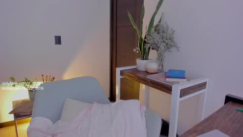 Snapshot of z_th19 chatting on 12-20-24, 07:50 Celeste online show from 12-20-24, 07:50