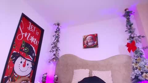 Zoe  online show from 12-15-25, 03:00