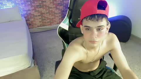 Snapshot of zacariass_ chatting on 09-15-25, 04:07 ZACARIAS online show from 09-15-25, 04:07