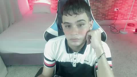 Snapshot of zacariass_ chatting on 09-20-25, 07:31 ZACARIAS online show from 09-20-25, 07:31