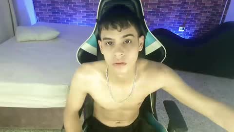 Snapshot of zacariass_ chatting on 09-25-25, 03:54 ZACARIAS online show from 09-25-25, 03:54