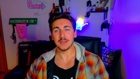 Zach Rhyder online show from 10-15-25, 01:17