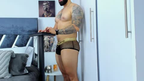 Snapshot of zack_froone chatting on 04-11-26, 03:16 Richard online show from 04-11-26, 03:16