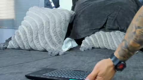 Snapshot of zack_froone chatting on 04-13-26, 04:23 Richard online show from 04-13-26, 04:23