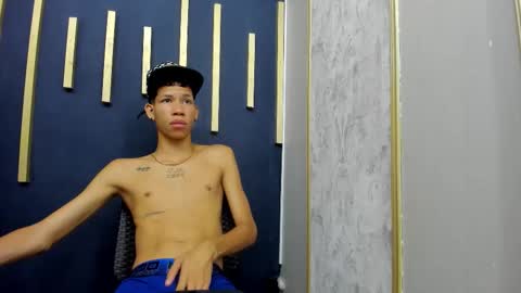 Snapshot of zack_horny19 chatting on 09-23-25, 12:19 Zack online show from 09-23-25, 12:19