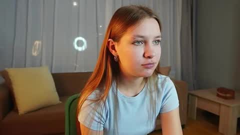 Snapshot of zadabercher chatting on 10-17-25, 01:03 Marina online show from 10-17-25, 01:03