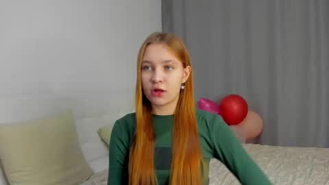 Snapshot of zadabercher chatting on 11-06-25, 11:33 Marina online show from 11-06-25, 11:33