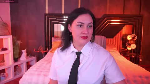 Snapshot of zafiramoonn chatting on 12-15-25, 03:49 Zafiramoonn online show from 12-15-25, 03:49