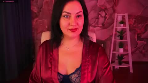 Snapshot of zafiramoonn chatting on 12-16-25, 02:33 Zafiramoonn online show from 12-16-25, 02:33