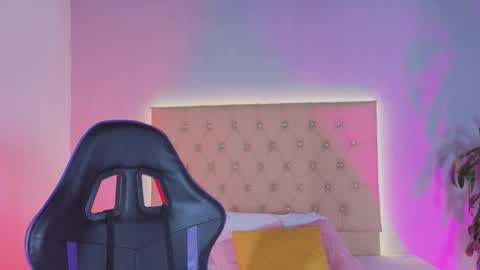 Zafiro Brown online show from 11-21-25, 11:53