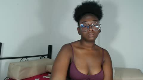 Snapshot of zahhysims chatting on 02-19-25, 10:45 zahhy online show from 02-19-25, 10:45