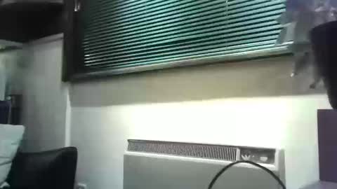 Snapshot of zalina2 chatting on 10-12-25, 01:15 zalina2 online show from 10-12-25, 01:15