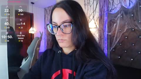   online show from 10-12-25, 06:40