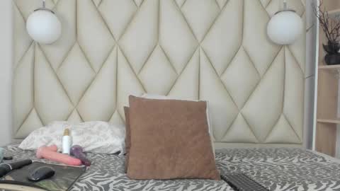 ZAMIRA online show from 01-04-25, 01:42