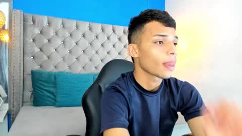 Snapshot of zan_shellby chatting on 11-11-25, 02:44 zan_shellby online show from 11-11-25, 02:44