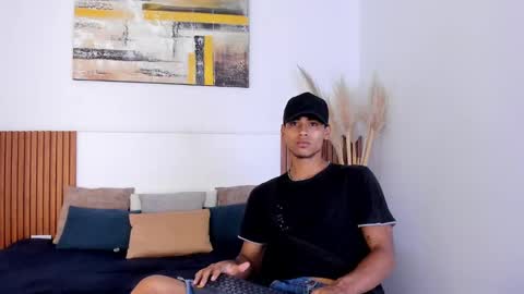 Zander online show from 10-02-25, 01:07