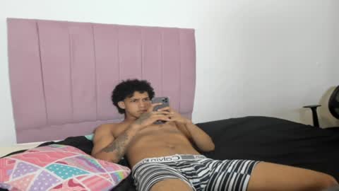 Snapshot of zanxley_ chatting on 12-13-24, 04:00 zanxley_ online show from 12-13-24, 04:00