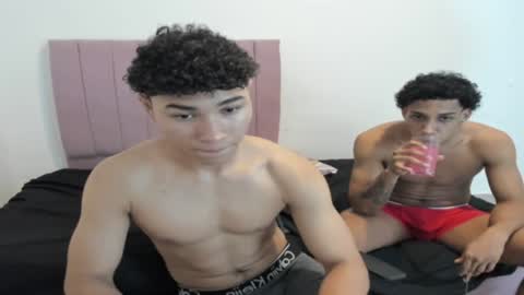 Snapshot of zanxley_ chatting on 12-19-24, 02:45 zanxley_ online show from 12-19-24, 02:45