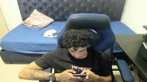 Snapshot of zanxley_ chatting on 12-26-24, 02:12 zanxley_ online show from 12-26-24, 02:12