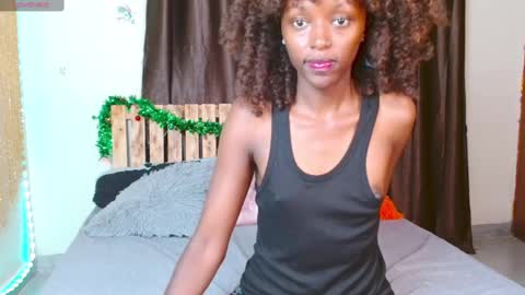 Snapshot of zara_lae chatting on 12-16-24, 12:16 nicky online show from 12-16-24, 12:16