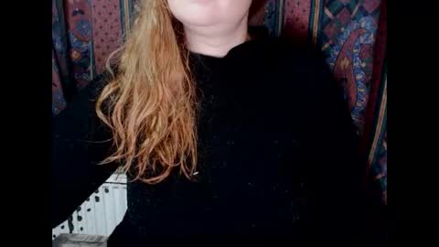 Snapshot of zara_red chatting on 12-19-24, 04:23 Kate. if im not here im here foxy red333 online show from 12-19-24, 04:23