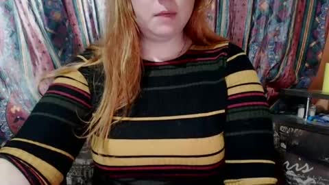 Snapshot of zara_red chatting on 01-24-25, 10:43 Kate. if im not here im here foxy red333 online show from 01-24-25, 10:43