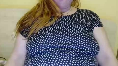Snapshot of zara_red chatting on 02-18-25, 01:00 Kate. if im not here im here foxy red333 online show from 02-18-25, 01:00