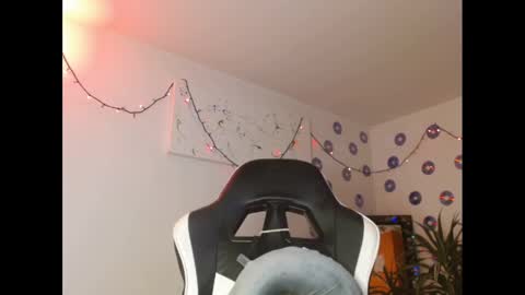 Snapshot of zarabby_skuirt chatting on 01-09-25, 03:47 Zarabby online show from 01-09-25, 03:47