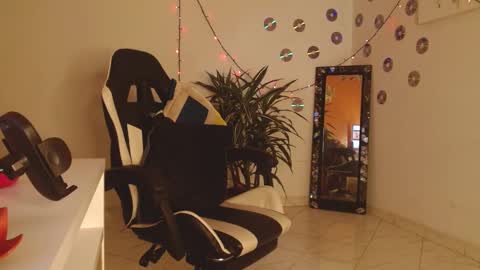 Snapshot of zarabby_skuirt chatting on 03-09-25, 10:41 Zarabby online show from 03-09-25, 10:41