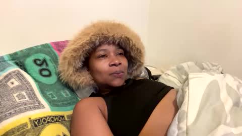 Snapshot of zarabby_skuirt chatting on 10-12-25, 05:56 Zarabby online show from 10-12-25, 05:56