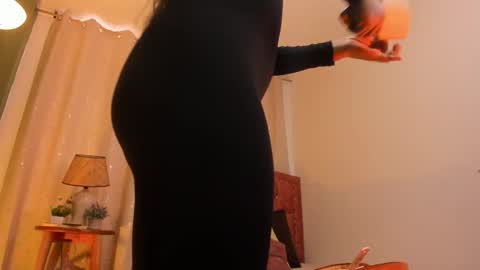 Zara . online show from 11-10-25, 12:04