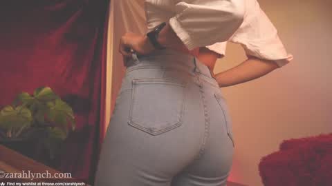 Snapshot of zarahlynch chatting on 12-16-24, 11:50 Miss Lynch Next show 2911 online show from 12-16-24, 11:50