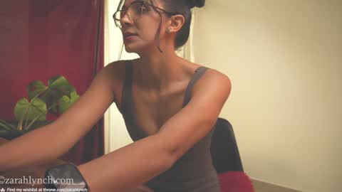 Snapshot of zarahlynch chatting on 12-21-24, 09:04 Miss Lynch Next show 2911 online show from 12-21-24, 09:04