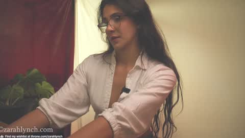Snapshot of zarahlynch chatting on 01-07-25, 09:25 Miss Lynch Next show 2911 online show from 01-07-25, 09:25