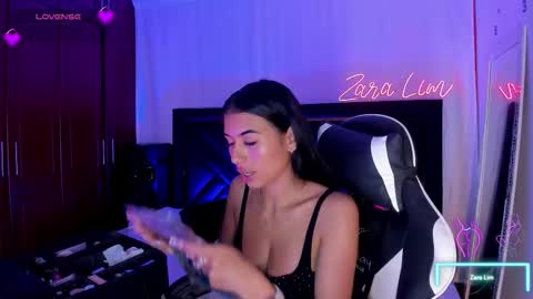 Zara Lim  online show from 11-13-25, 09:47