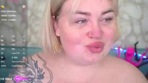 Snapshot of zarareign_ chatting on 10-28-25, 07:01 Lola online show from 10-28-25, 07:01