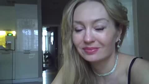 Zarina Swift online show from 01-20-25, 04:10