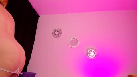 Zaritha Li online show from 11-08-25, 10:26