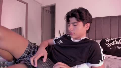 Hii im Zay.                 I save money for education. PVT Open. online show from 01-09-26, 05:43