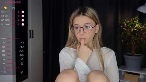 Avi online show from 11-14-25, 01:32