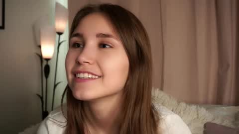 Emilia online show from 09-16-25, 03:07