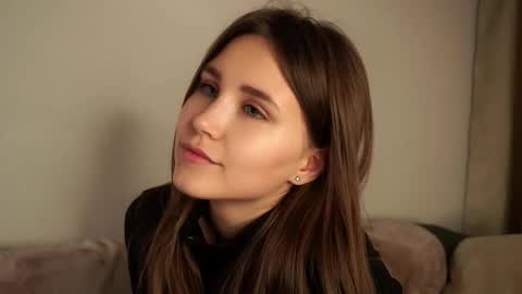 Emilia online show from 09-21-25, 12:45