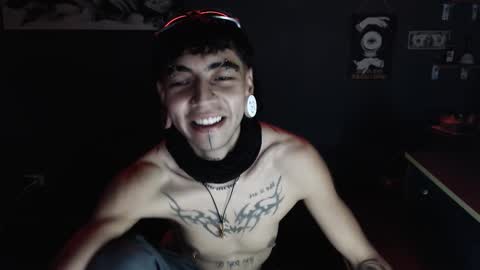 Snapshot of zeldrissss chatting on 11-28-25, 10:12 Zeldris online show from 11-28-25, 10:12