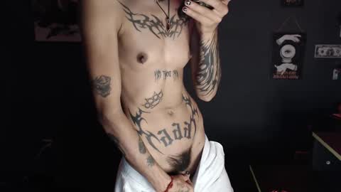 Snapshot of zeldrissss chatting on 11-29-25, 06:11 Zeldris online show from 11-29-25, 06:11