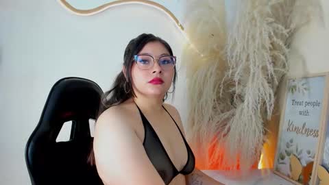 Zelene   online show from 10-20-25, 11:21